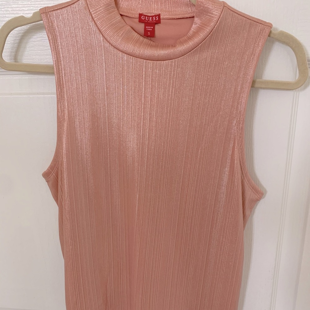 Light pink/peach Guess tank